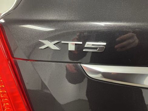 Used 2018 Cadillac XT5 Luxury w/ Driver Awareness Package image 33