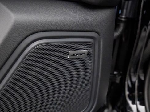 Certified 2026 Porsche Macan AWD/4WD image 15
