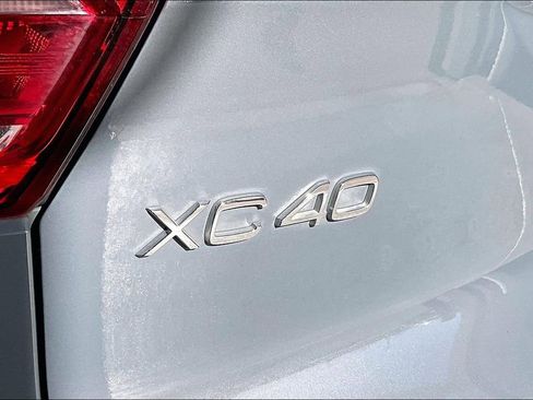 Used 2023 Volvo XC40 B4 Plus w/ Driver Assist Package image 41