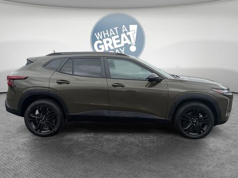 Certified 2024 Chevrolet Trax ACTIV w/ Sunroof Package image 2