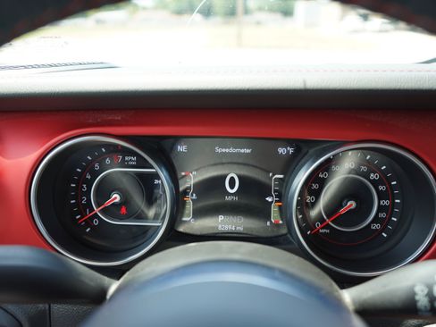 Used 2021 Jeep Wrangler Unlimited Rubicon AWD/4WD image 11