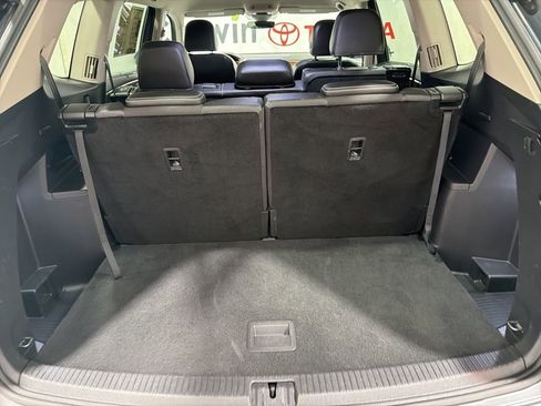 Used 2025 Volkswagen Atlas SE image 18