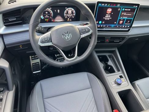 New 2026 Volkswagen Tiguan SE R-Line FWD image 29