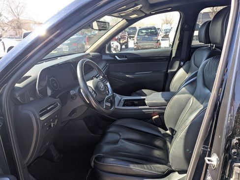 Used 2023 Hyundai Palisade Calligraphy image 17