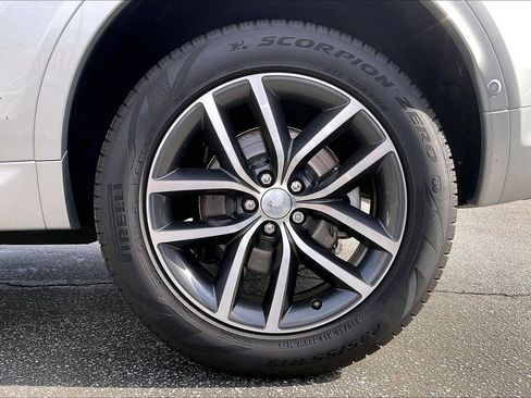 Certified 2025 Land Rover Discovery Sport S image 10