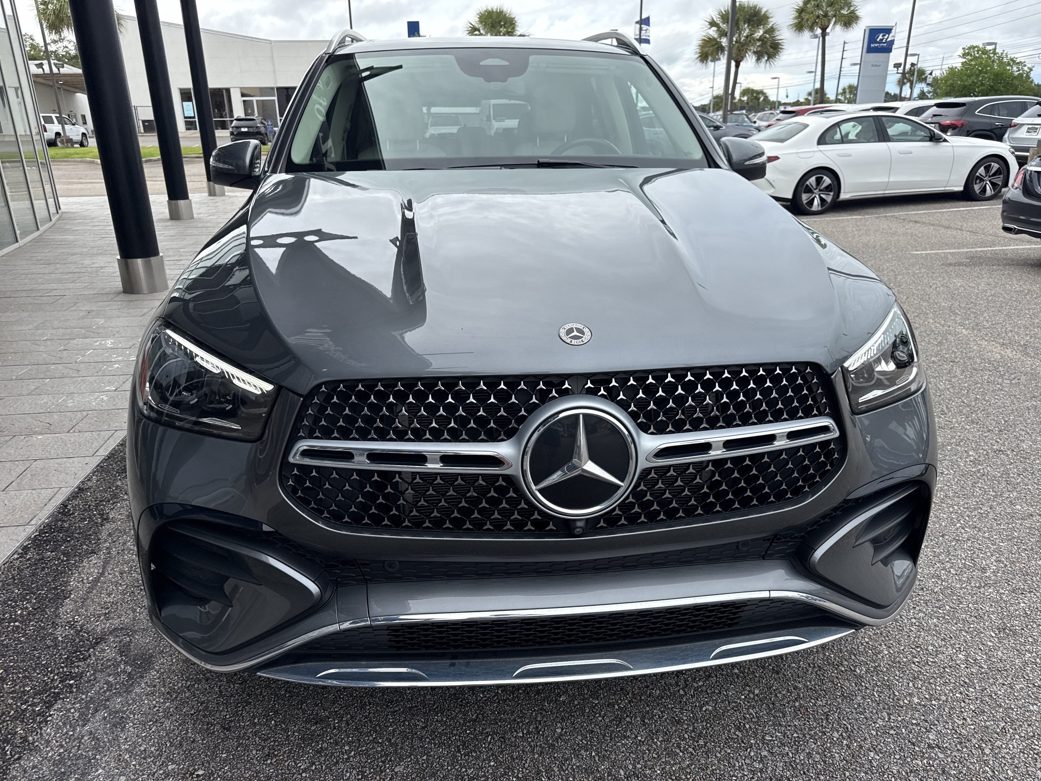 Used 2024 Mercedes-Benz GLE 350 4MATIC image 3
