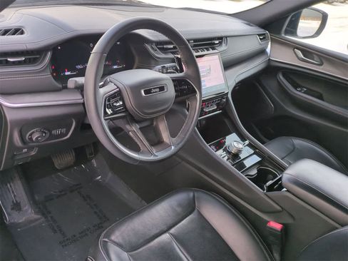 Used 2023 Jeep Grand Cherokee Overland image 10