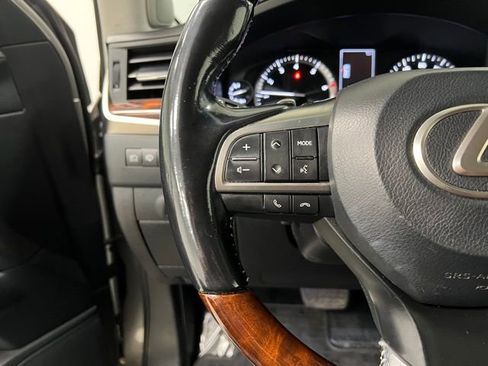 Used 2016 Lexus LX 570 4WD w/ Luxury Package image 28