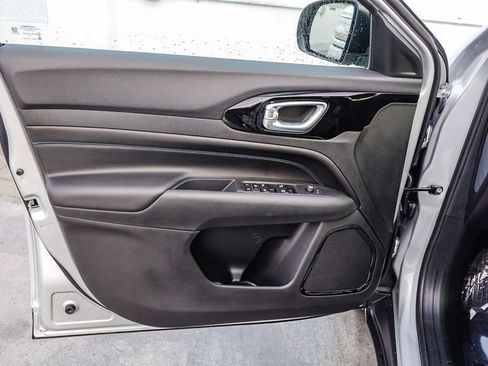 New 2026 Jeep Compass Latitude image 21