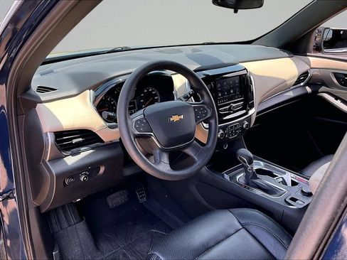 Used 2023 Chevrolet Traverse LS w/ Safety Package FWD image 11