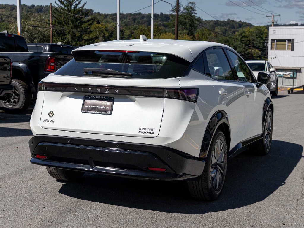 Used 2024 Nissan Ariya AWD image 4
