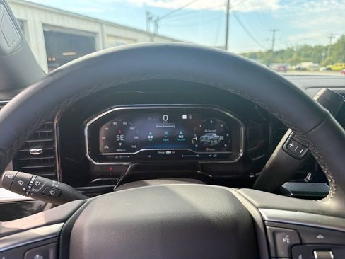 Used 2023 Chevrolet Silverado 1500 LT AWD/4WD image 18