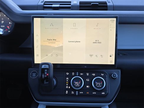 New 2026 Land Rover Defender 110 X-Dynamic SE image 19