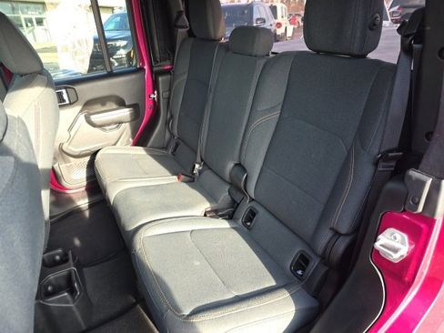 Used 2024 Jeep Gladiator Sport image 36