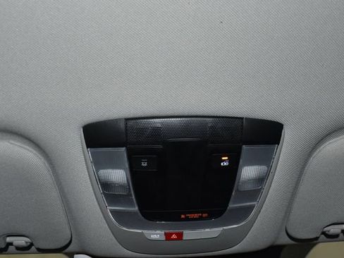 Used 2024 Kia Sorento S image 24