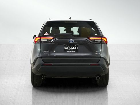 Used 2021 Toyota RAV4 LE AWD/4WD image 4
