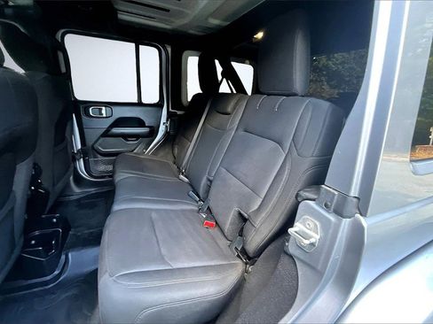 Used 2018 Jeep Wrangler Unlimited Sahara w/ Dual Top Group image 20