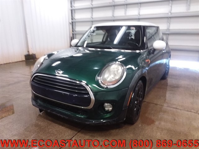 Used 2017 MINI Cooper 2-Door Hardtop FWD image 4