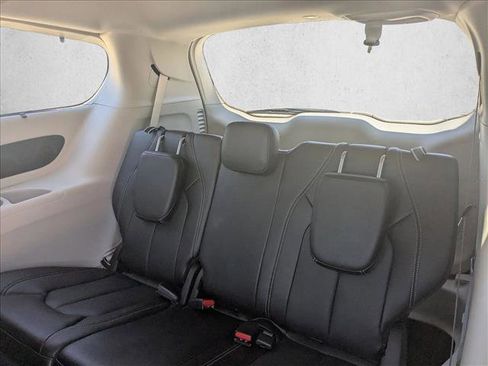 Certified 2024 Chrysler Pacifica Touring-L w/ Uconnect Theater Family Group FWD image 16