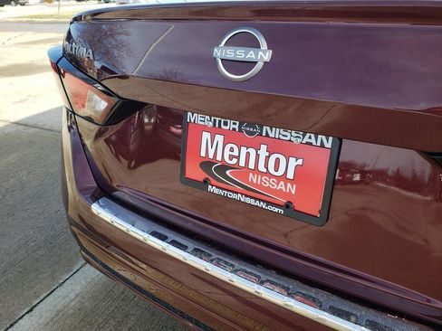 Used 2023 Nissan Altima 2.5 SV w/ SV Premium Package image 13