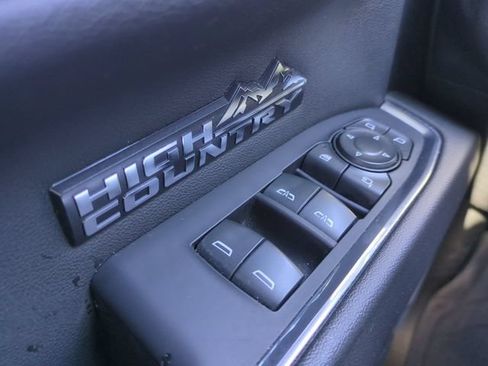Used 2023 Chevrolet Silverado 1500 High Country w/ High Country Premium Package AWD/4WD image 29
