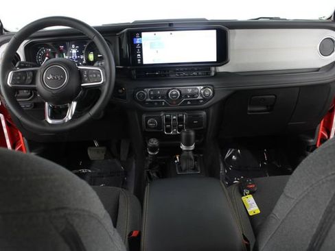 Used 2025 Jeep Wrangler Sahara 4xe image 9