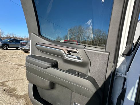 Used 2024 GMC Sierra 1500 SLT AWD/4WD image 16