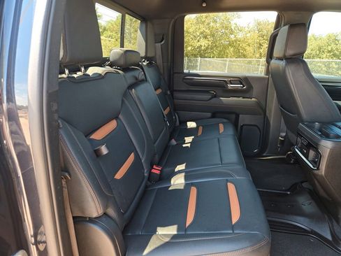 Used 2024 GMC Sierra 2500 AT4 w/ AT4 Premium Plus Package AWD/4WD image 31