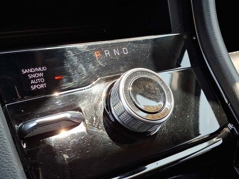 Used 2023 Jeep Grand Cherokee L Limited AWD/4WD image 17