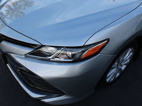 Used 2019 Toyota Camry LE w/ Carpet Mat Package FWD image 10