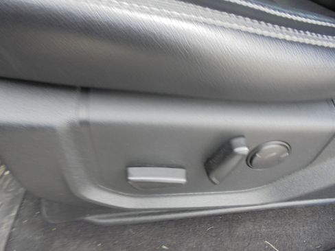 Used 2019 Ford F150 Lariat image 12