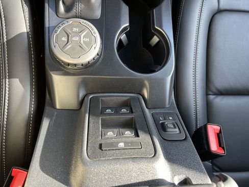 New 2025 Ford Bronco Outer Banks image 15