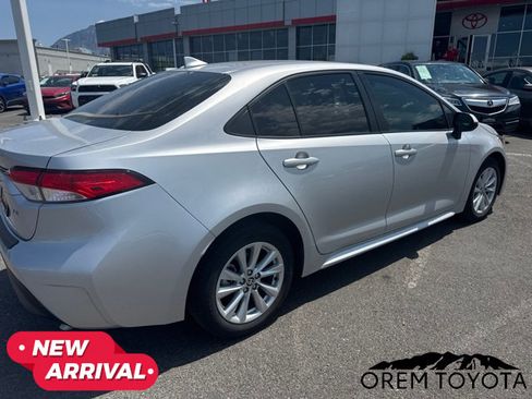 Used 2023 Toyota Corolla LE w/ LE Convenience Package FWD image 4