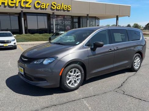 Used 2023 Chrysler Voyager LX FWD image 4