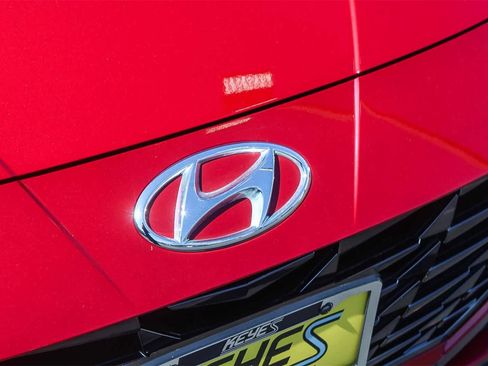 Certified 2023 Hyundai Elantra Limited image 16