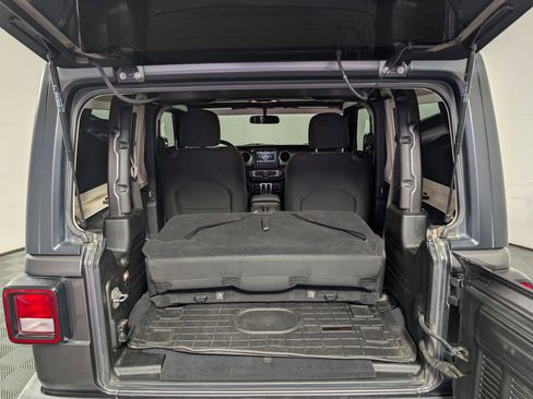 Used 2019 Jeep Wrangler Sport AWD/4WD image 6