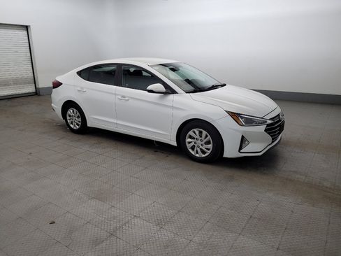 Used 2019 Hyundai Elantra SE w/ Cargo Package FWD image 11