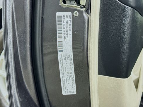 Used 2022 Chrysler Voyager LX FWD image 40