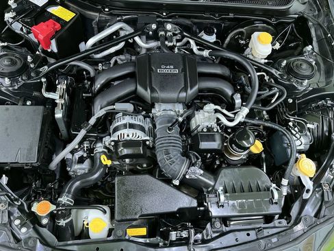 Used 2023 Toyota GR86 w/ ALL Weather Mat Package (TMS) RWD image 16