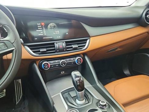 Used 2017 Alfa Romeo Giulia Ti w/ TI 19" Sport Package image 43