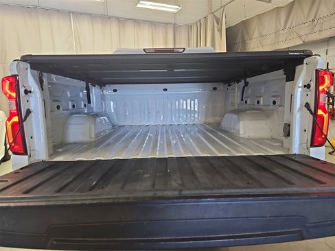 Used 2021 Chevrolet Silverado 1500 LT Trail Boss w/ Convenience Package II image 12