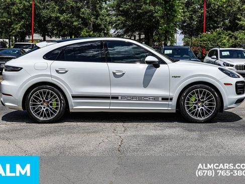 Used 2023 Porsche Cayenne Platinum Edition image 10