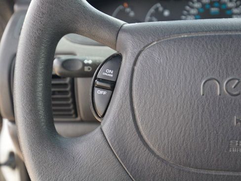 Used 1999 Plymouth Neon Highline FWD image 17