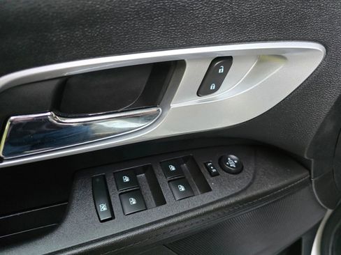 Used 2017 Chevrolet Equinox LT image 22