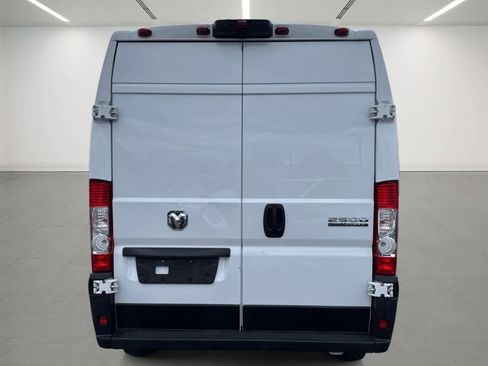 Used 2023 RAM ProMaster 2500 FWD image 5