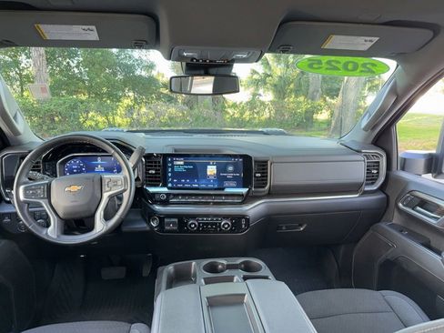 Used 2025 Chevrolet Silverado 2500 LT AWD/4WD image 23