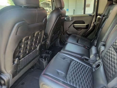 Used 2021 Jeep Gladiator Rubicon AWD/4WD image 36