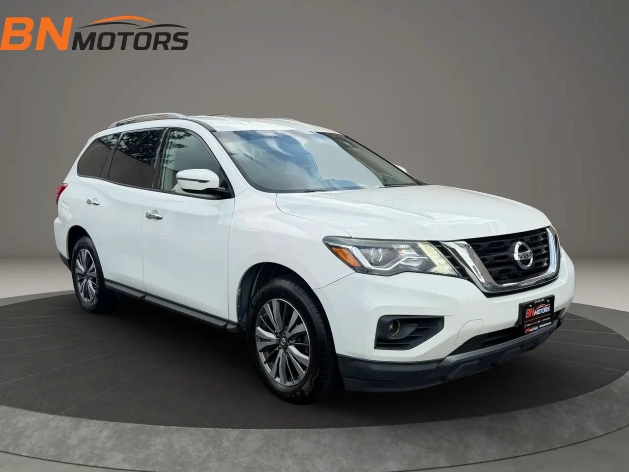 Used 2018 Nissan Pathfinder SV AWD/4WD image 3