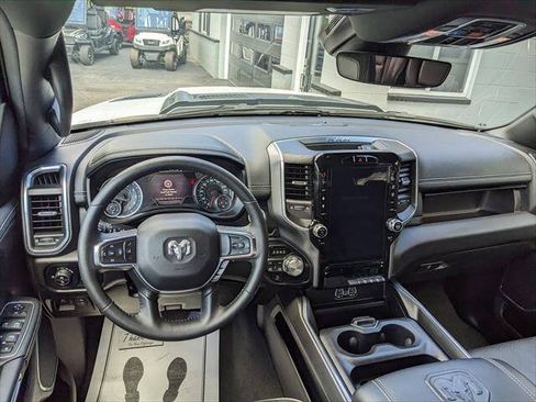 Used 2024 RAM 1500 Laramie AWD/4WD image 12