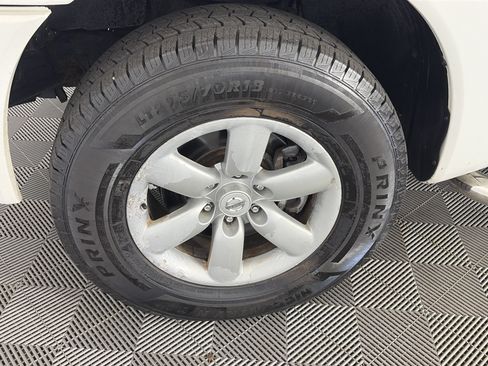 Used 2011 Nissan Titan SV w/ SV Premium Utility Pkg AWD/4WD image 13